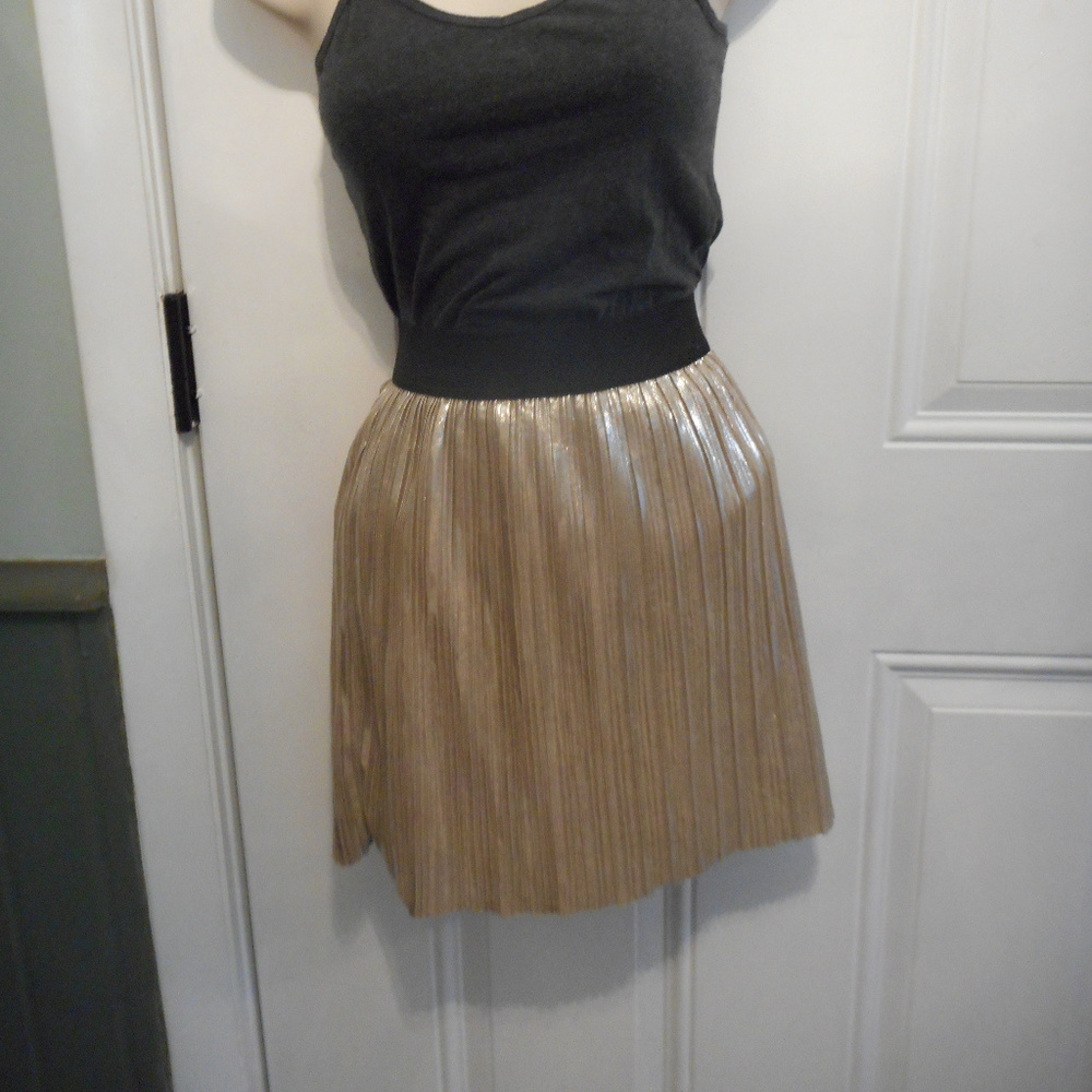 Forever 21 pleated gold lame skirt